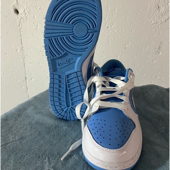 Women’s dunk low reverse unc - Picture 3 of 4